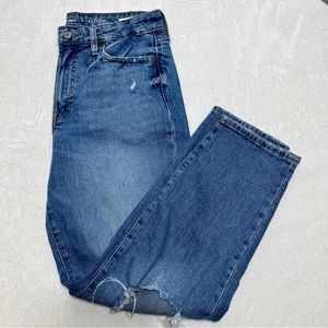 Old Navy Distressed Straight Leg Jeans C1